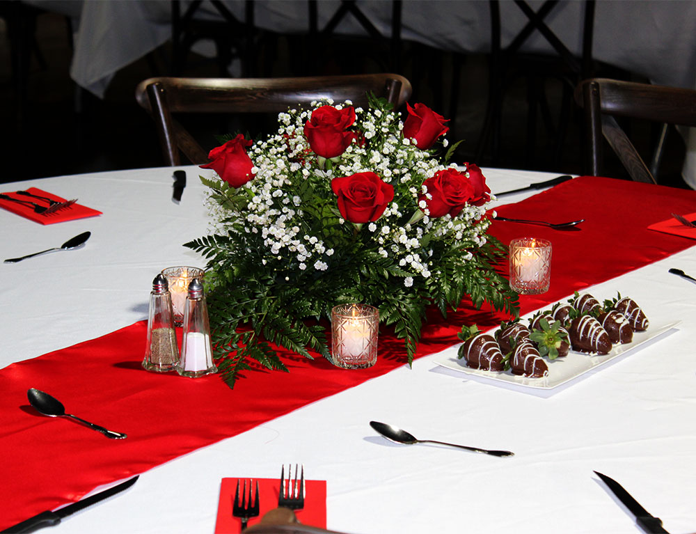 Book our Cottonwood Barn for your next corporate outing, reunion, fundraiser, or wedding!